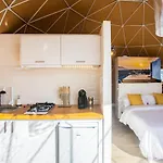 ホリデーパーク Eslanzarote Luxurious Eco Dome Experience テギセ