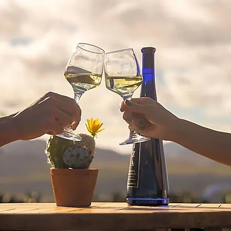 Eslanzarote Luxurious Eco Dome Experience פארק נופש