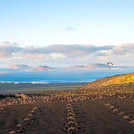 Eslanzarote Luxurious Eco Dome Experience פארק נופש *
