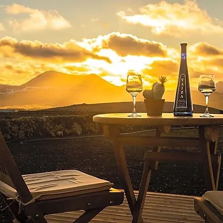 Eslanzarote Luxurious Eco Dome Experience * טגיסי